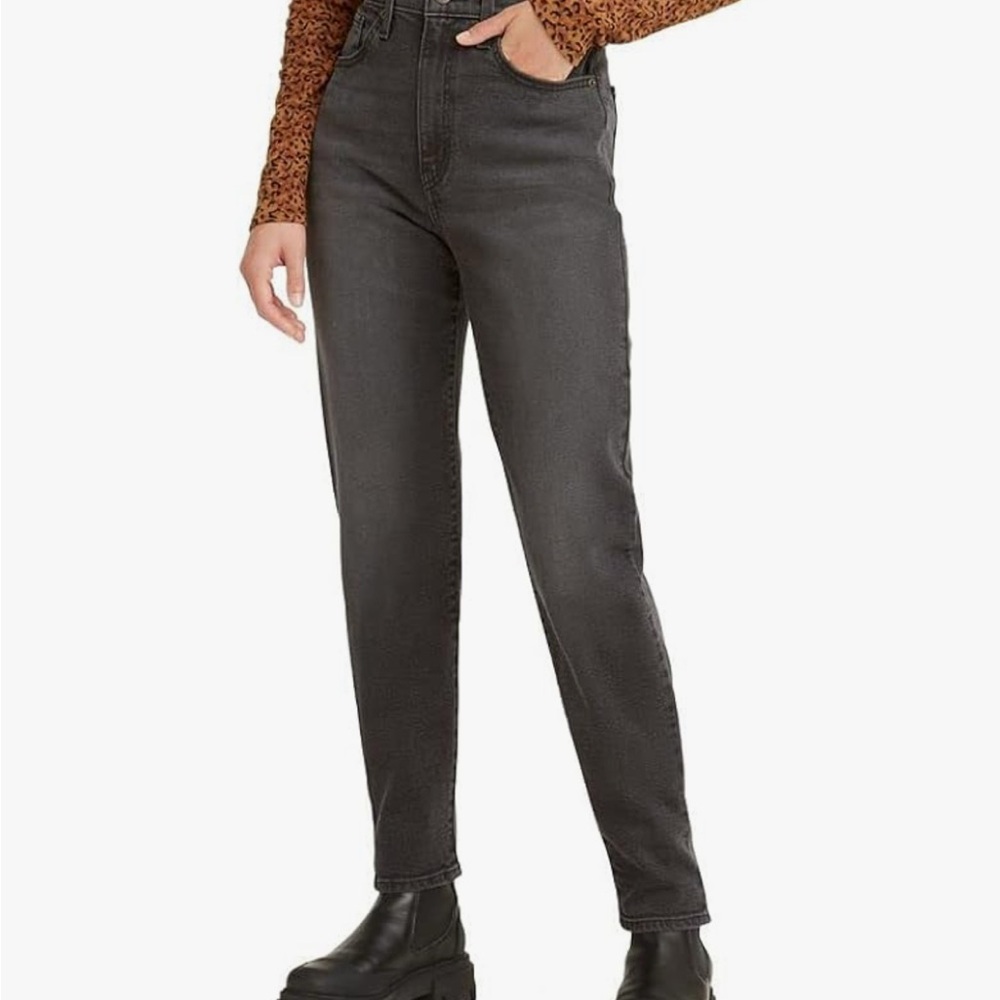 Levi's High-Waisted Mom Jeans NWT